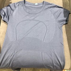 Lululemon swiftly tech short sleeve size 8